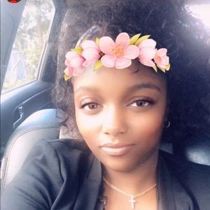 Meet your Posher, Alicia